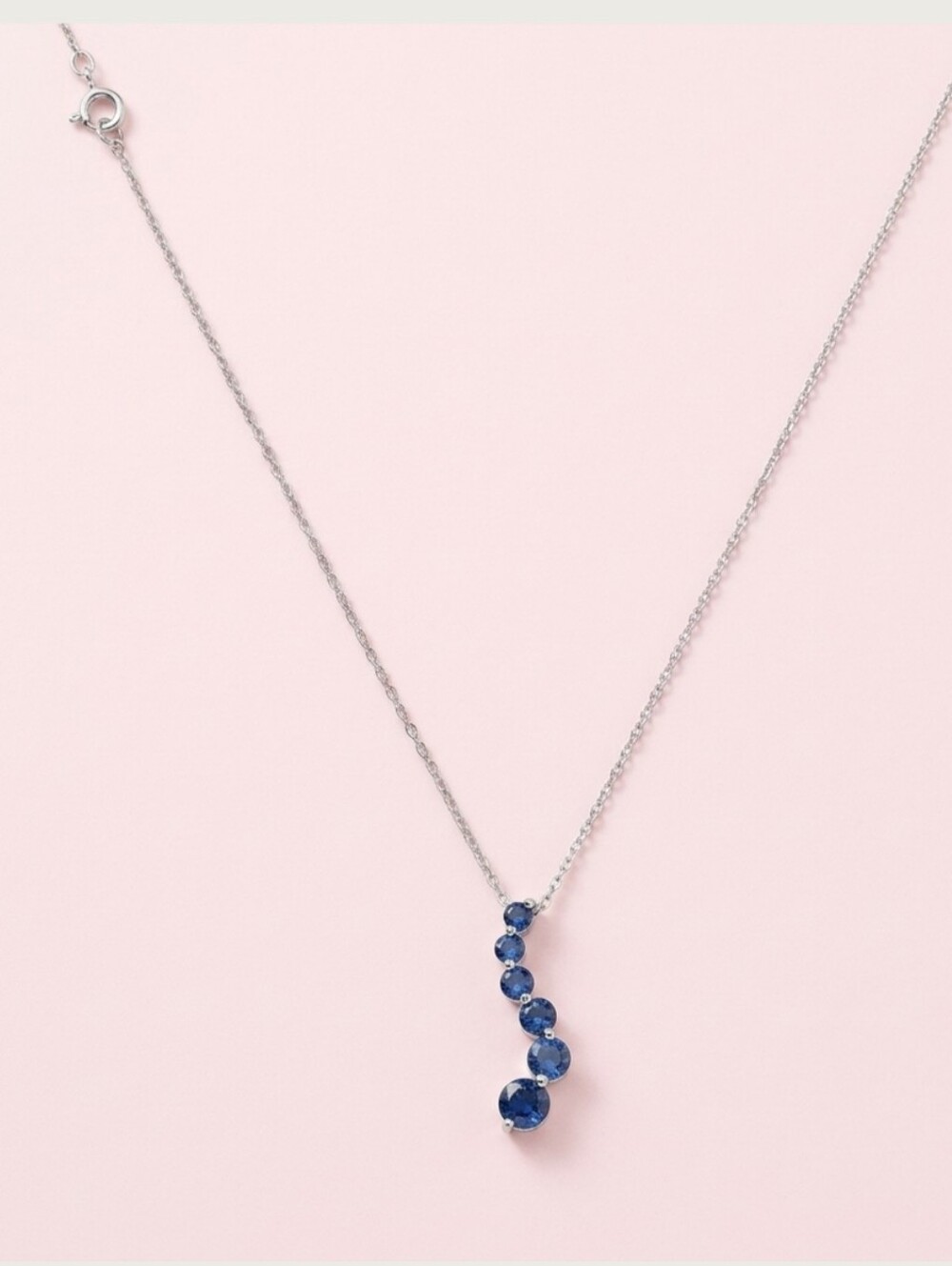 10kt White Gold Blue Sapphire Graduated Pendant Necklace